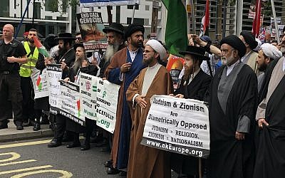 Neturei Karta UK leading the procession