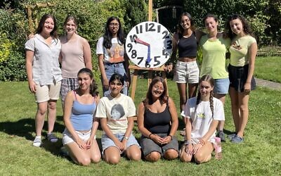 The all-female cast of What's Funny About Oxbow Lakes?