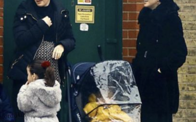 Hasidic mothers in Stamford Hill, @hasidim_in_stamford_hill Instagram